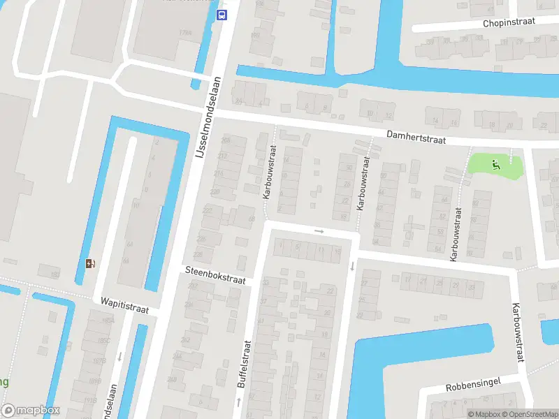 Ambulance met grote spoed naar de Karbouwstraat in Rotterdam