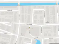 Ambulance met grote spoed naar de Charactostraat in Capelle aan den IJssel