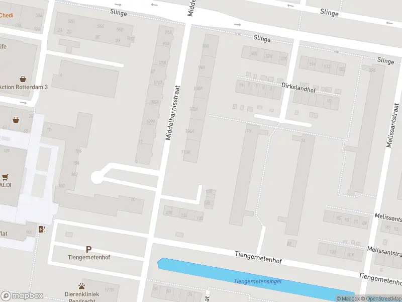 Ambulance met grote spoed naar de Middelharnisstraat in Rotterdam
