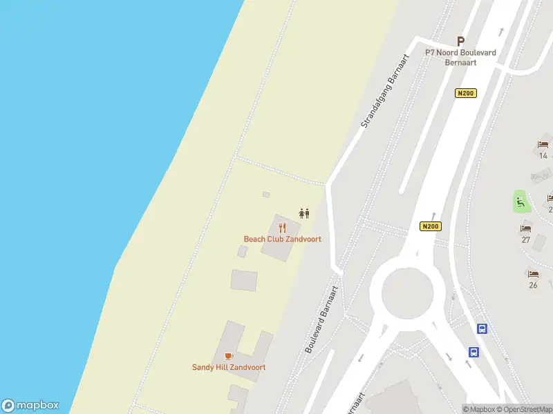 Ambulance naar de Strandafgang Barnaart in Zandvoort vanwege ongeval met letsel