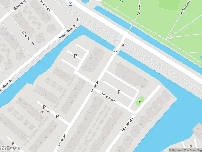 Ambulance met gepaste spoed naar de Onyxlaan in Rhoon