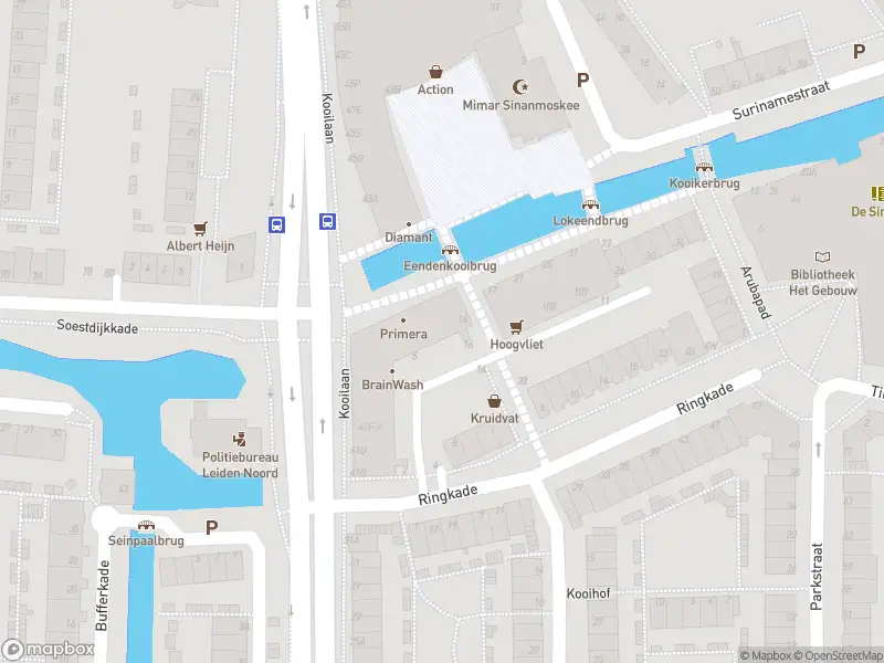 Ambulance met gepaste spoed naar de Kralendijkkade in Leiden