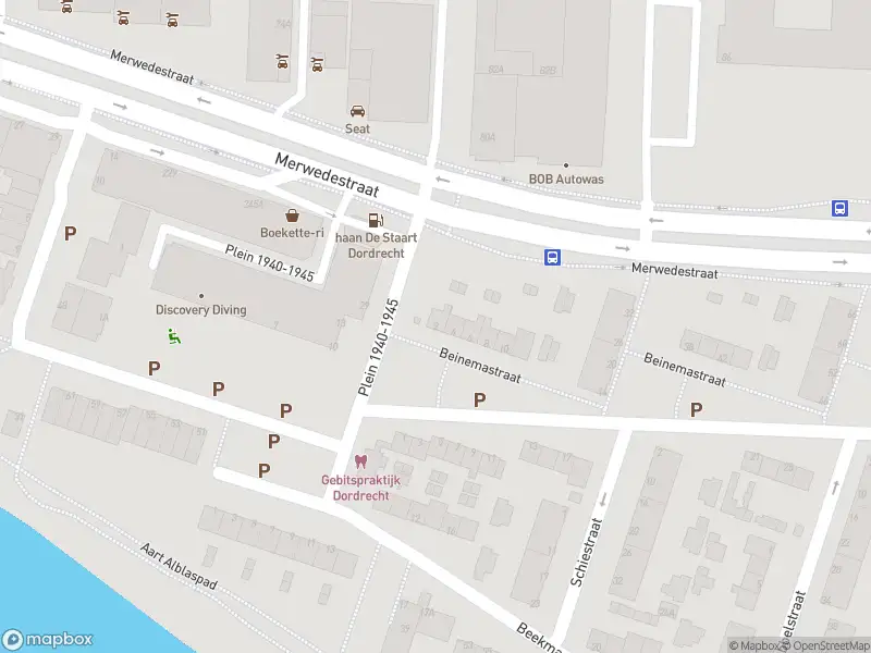 Ambulance met gepaste spoed naar de Beinemastraat in Dordrecht