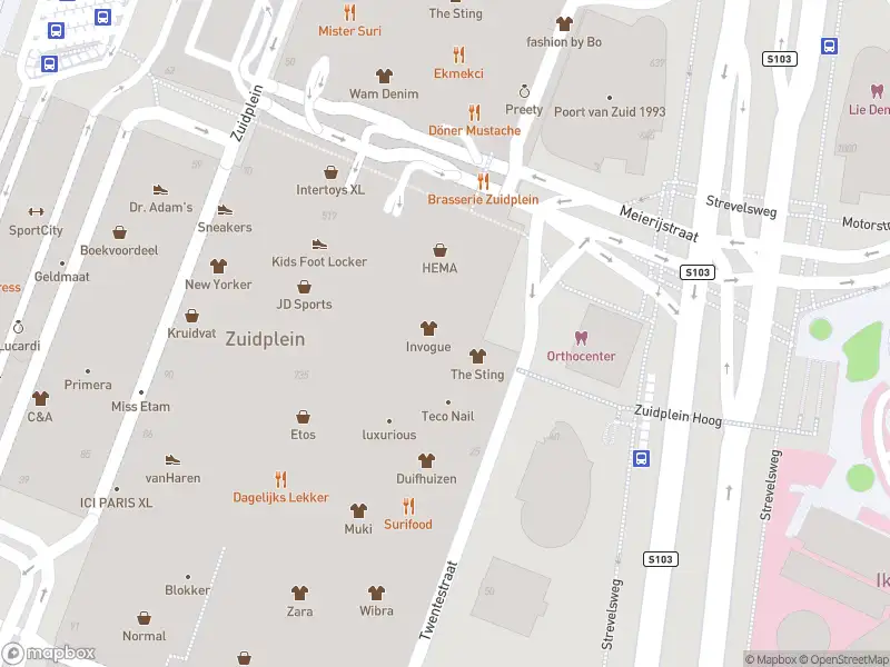 Ambulance met gepaste spoed naar de Zuidplein Hoog in Rotterdam