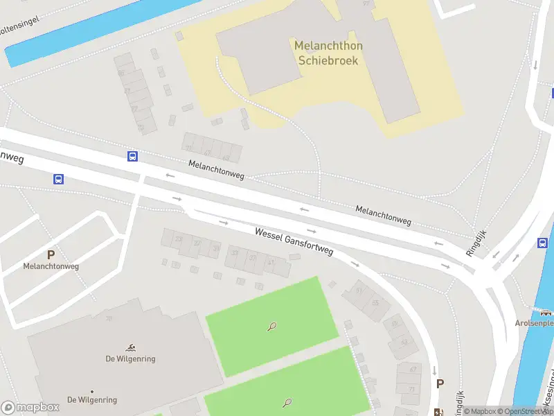 Ambulance met gepaste spoed naar de Rozenlaan in Rotterdam