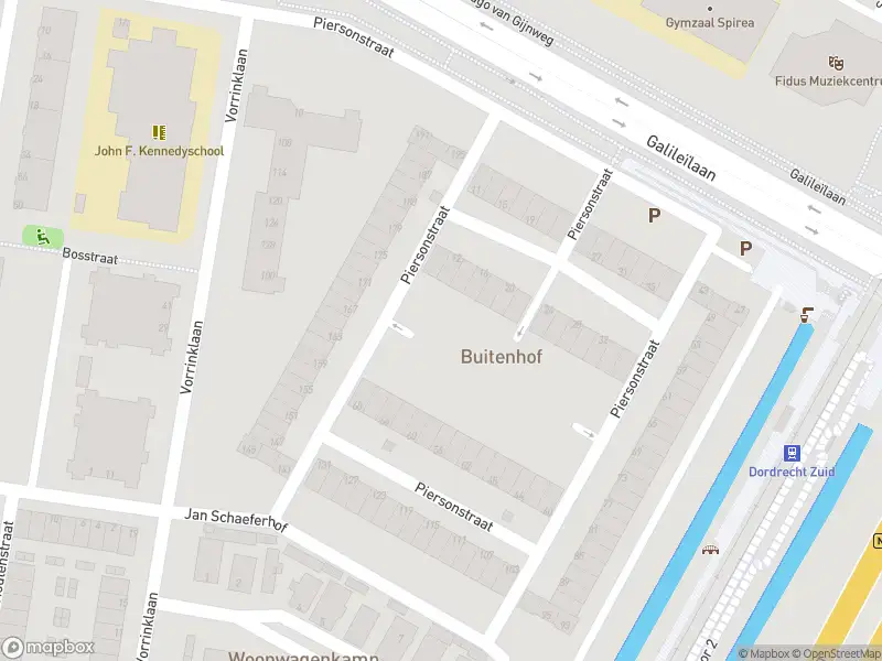 Ambulance met gepaste spoed naar de Piersonstraat in Dordrecht