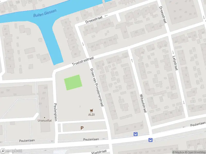 Ambulance met grote spoed naar de Groen van Prinstererstraat in Hardinxveld-Giessendam