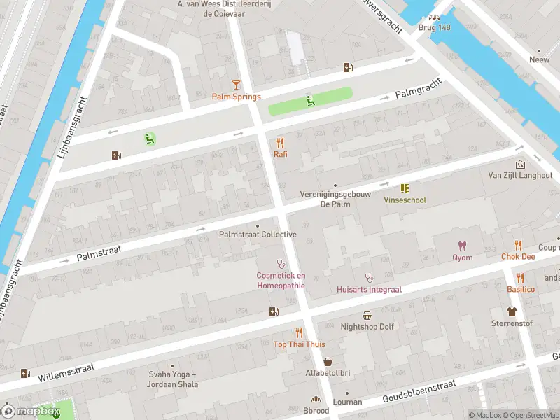 Ambulance met grote spoed naar de Palmdwarsstraat in Amsterdam