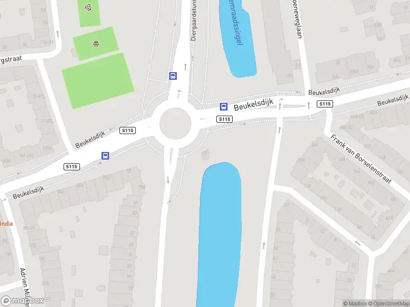 Ambulance met grote spoed naar de Heemraadssingel in Rotterdam