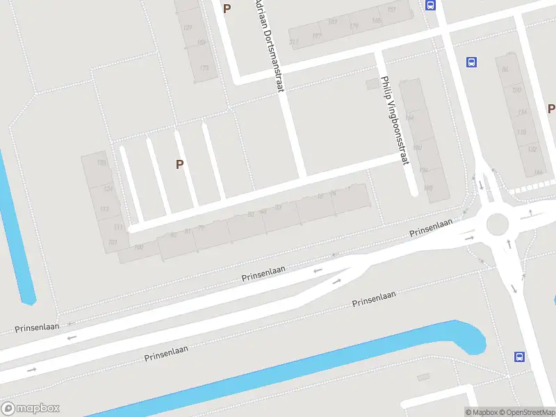 Ambulance met grote spoed naar de Edmond Hellenraadstraat in Rotterdam
