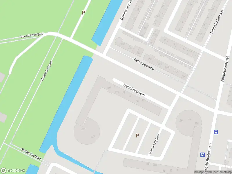 Ambulance met grote spoed naar de Banckertplein in Hendrik-Ido-Ambacht