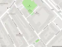 Ambulance met gepaste spoed naar de Van der Sluysstraat in Rotterdam