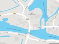 Ambulance met gepaste spoed naar de Huigendijk in Ursem