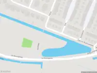 Ambulance met grote spoed naar de Sluisvaart in Ouderkerk aan de Amstel