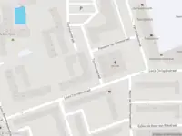 Ambulance met grote spoed naar de Van Ollefenstraat in Amsterdam