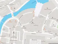 Ambulance met grote spoed naar de Zuidpassage in Spijkenisse