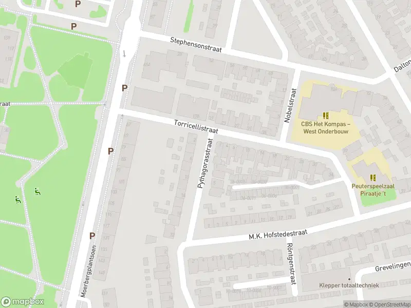 Ambulance met grote spoed naar de Pythagorasstraat in IJmuiden