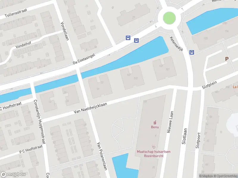 Ambulance met grote spoed naar de Van Naeldwijcklaan in Capelle aan den IJssel