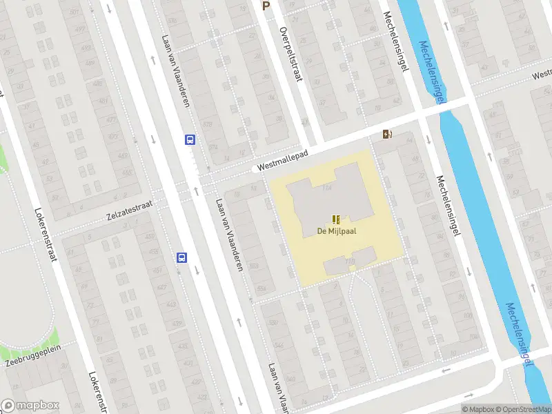 Ambulance met grote spoed naar de Lokerenstraat in Amsterdam