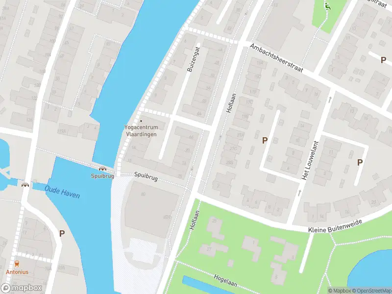 Ambulance met grote spoed naar de Hoflaan in Vlaardingen