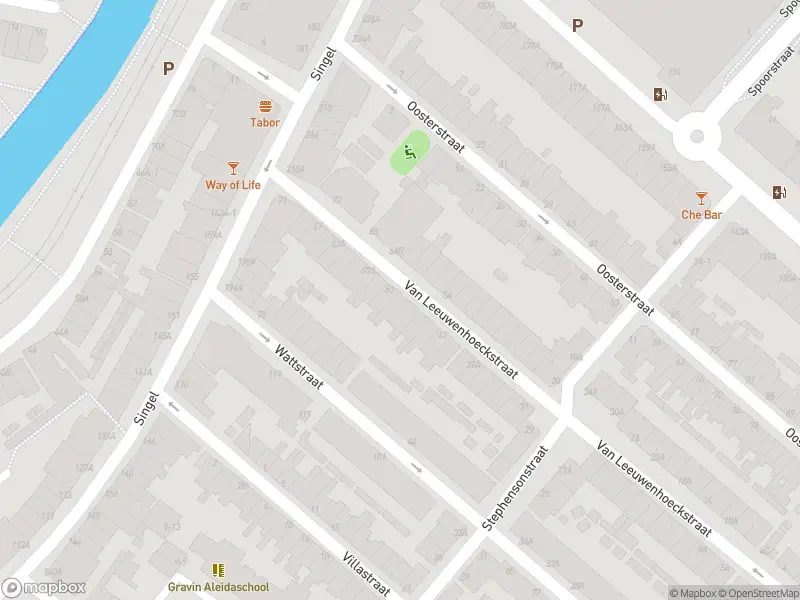 Ambulance met gepaste spoed naar de Van Leeuwenhoeckstraat in Schiedam