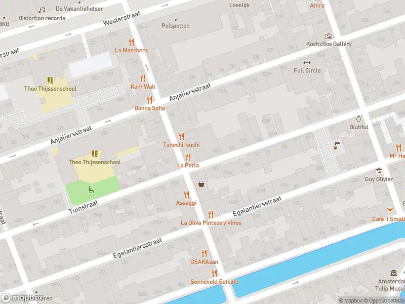 Brandweer met grote spoed naar de Anjeliersstraat in Amsterdam vanwege afhijsen patient