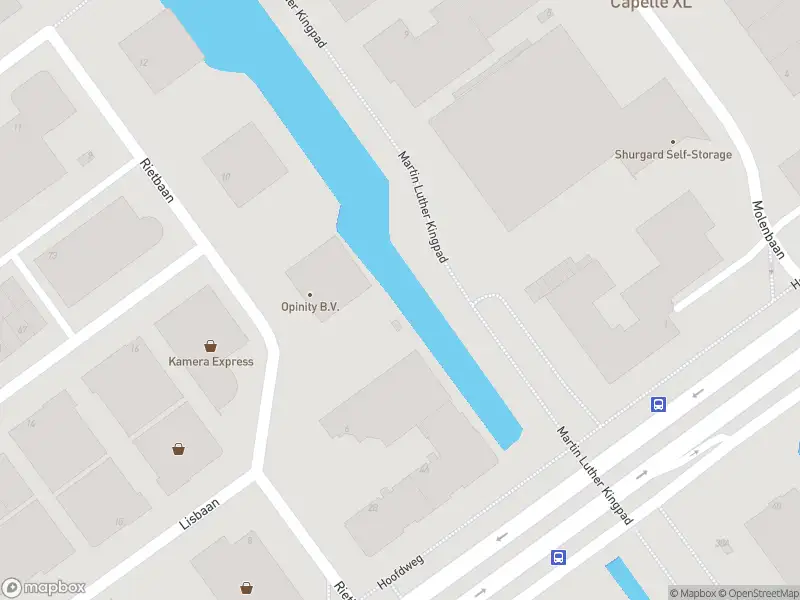 Brandweer met gepaste spoed naar de Hoofdweg in Capelle aan den IJssel vanwege gebouwbrand