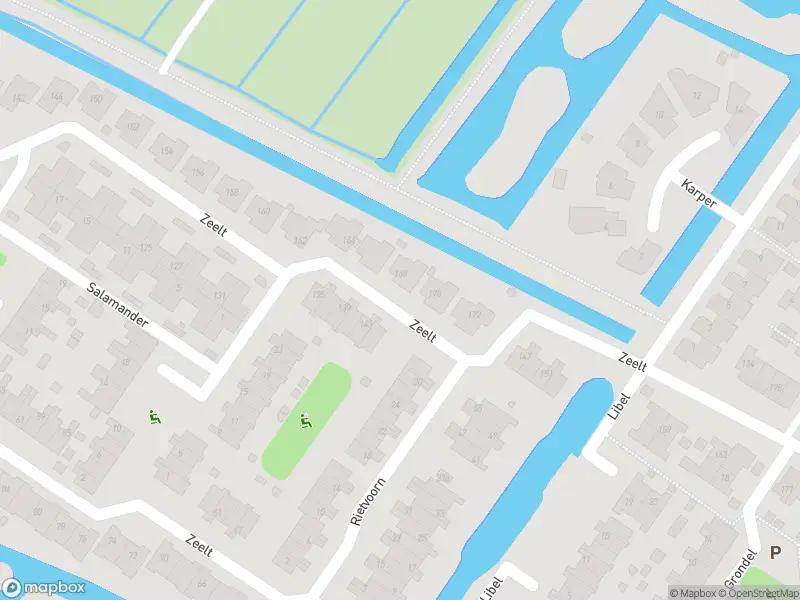 Ambulance met grote spoed naar de Zeelt in Alblasserdam