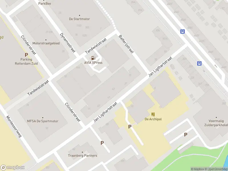 Ambulance met gepaste spoed naar de Jan Ligthartstraat in Rotterdam
