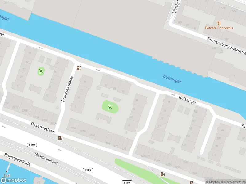 Ambulance met grote spoed naar de Buizengat in Rotterdam