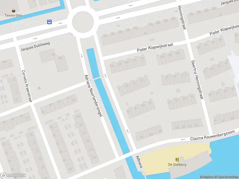 Ambulance met grote spoed naar de Adriana Noorlandersingel in Rotterdam