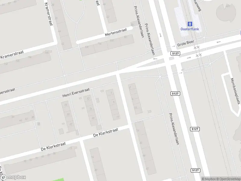 Ambulance met gepaste spoed naar de Viergeverstraat in Rotterdam