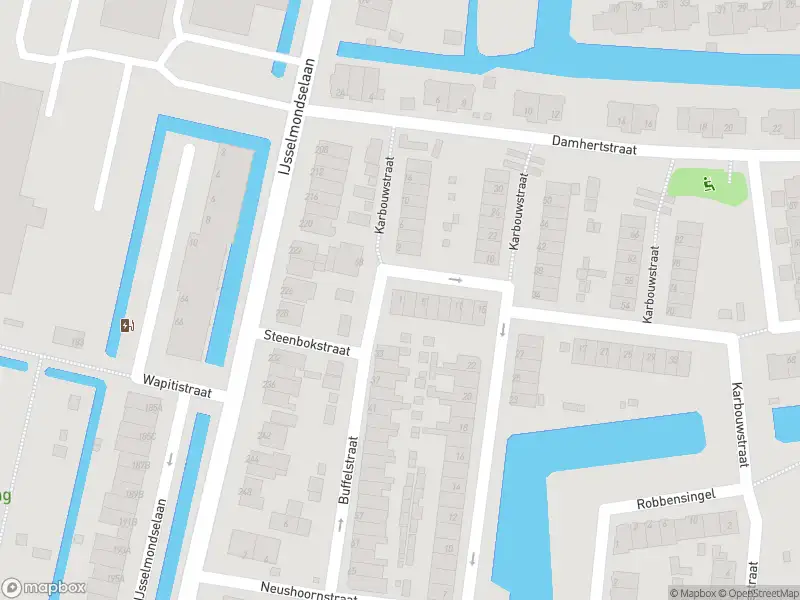 Ambulance met grote spoed naar de Karbouwstraat in Rotterdam