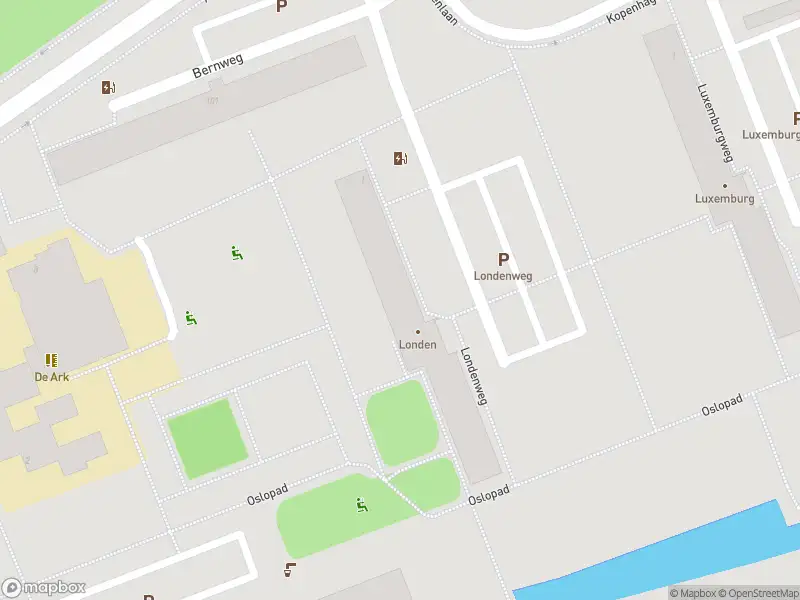 Ambulance met grote spoed naar de Londenweg in Vlaardingen
