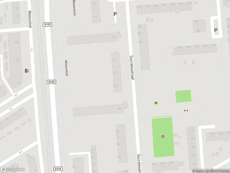 Ambulance met gepaste spoed naar de Socratesstraat in Rotterdam