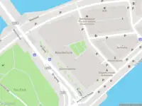 Ambulance met grote spoed naar de Prins Frederikplein in Rotterdam