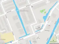 Ambulance met grote spoed naar de De Verbinding in Nieuwkoop