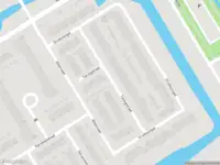 Ambulance met grote spoed naar de Gruttosingel in Capelle aan den IJssel