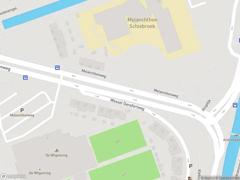 Brandweer met gepaste spoed naar de Violenstraat in Rotterdam