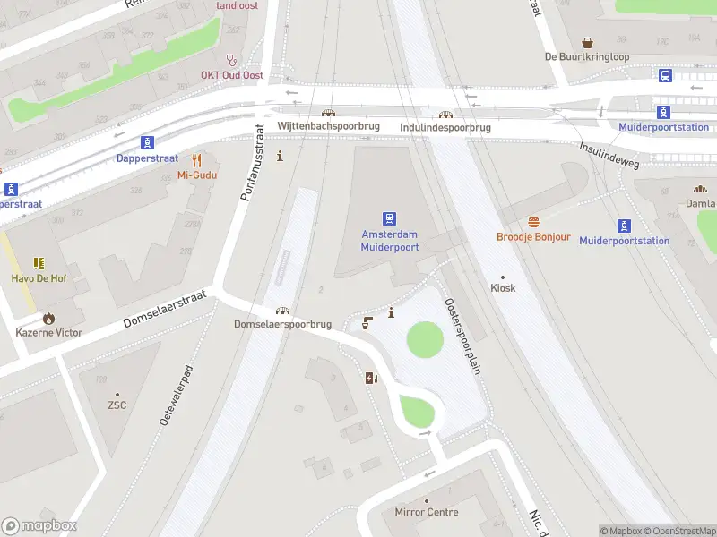 Brandweer met grote spoed naar de Oosterspoorplein in Amsterdam vanwege voertuigbrand
