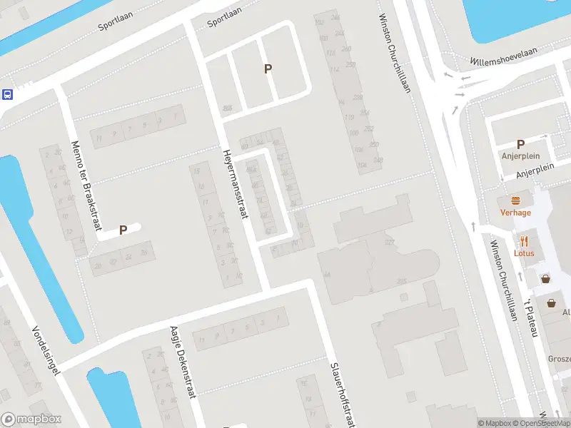Ambulance met grote spoed naar de Heyermansstraat in Spijkenisse