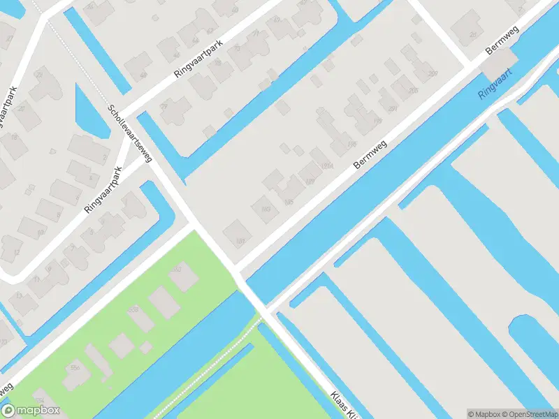 Ambulance met grote spoed naar de Bermweg in Capelle aan den IJssel