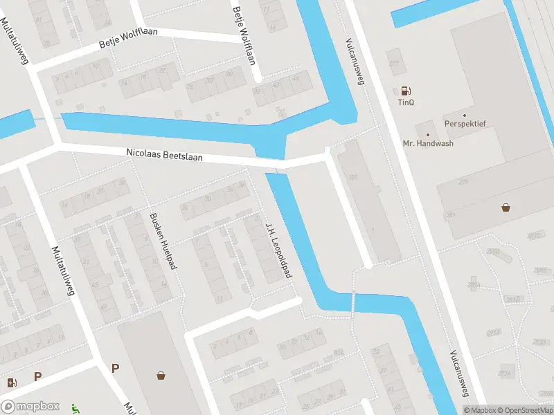 Ambulance met grote spoed naar de Isaäc da Costalaan in Delft