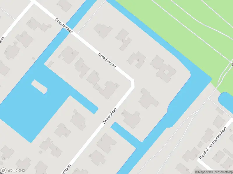 Ambulance met gepaste spoed naar de Zweerslaan in Rotterdam