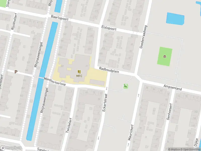 Politie naar de Radboudplein in Rotterdam