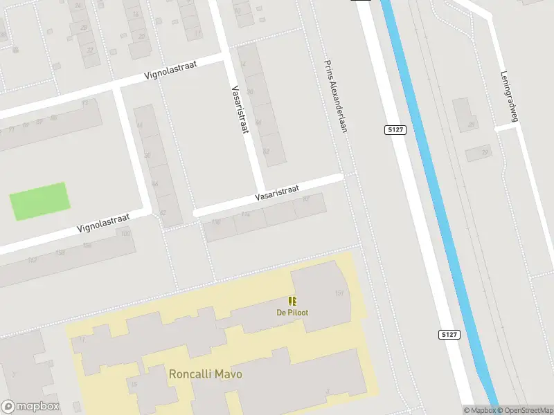 Ambulance met gepaste spoed naar de Vasaristraat in Rotterdam
