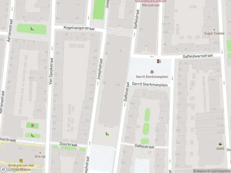 Ambulance met grote spoed naar de Gaffelstraat in Rotterdam