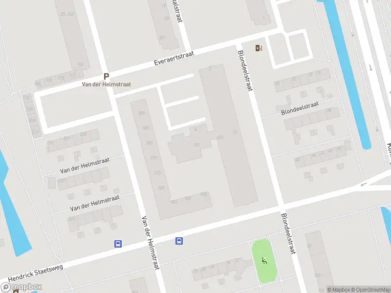 Ambulance met gepaste spoed naar de Hendrick Staetsweg in Rotterdam