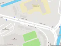 Brandweer met gepaste spoed naar de Violenstraat in Rotterdam
