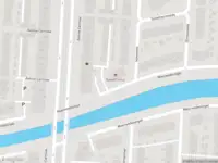 Ambulance met grote spoed naar de Meerwedesingel in Barendrecht